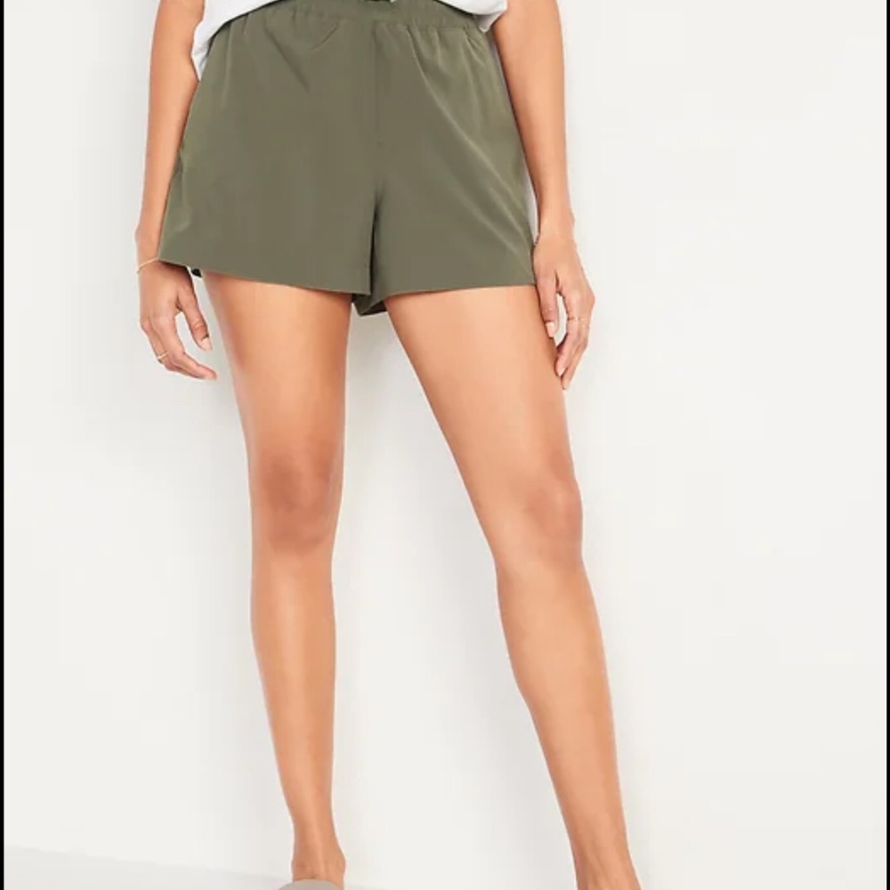 Old Navy High-Waisted StretchTech Shorts - 4”